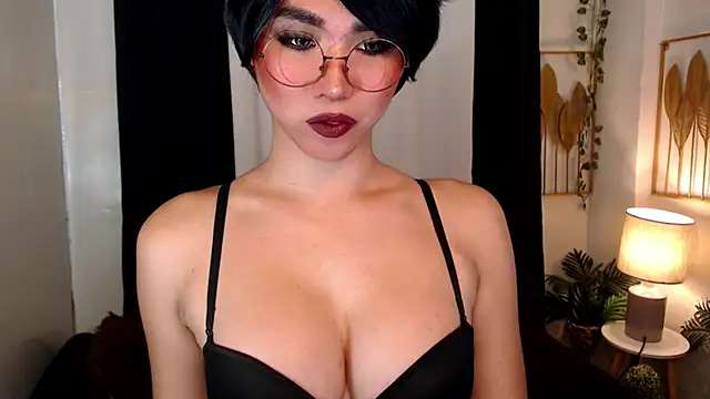 Snapshot of sahara_ts chatting on December 11, 2024, 3:35 am sahara ts online show from December 11, 2024, 3:35 am