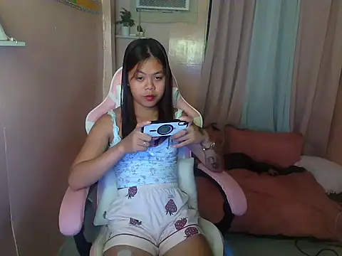 Snapshot of young_salsalita chatting on May 23, 2026, 11:47 am young salsalita online show from May 23, 2026, 11:47 am