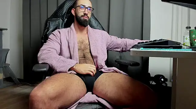 liamaesthetic online show from March 1, 2025, 7:08 am