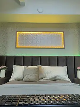 XLindaMilfX online show from February 17, 2025, 6:31 am