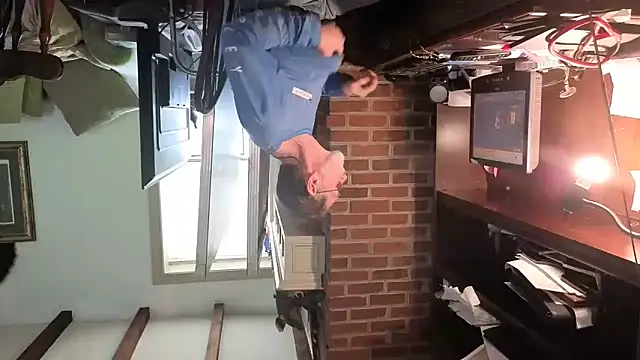 Snapshot of CDforU chatting on October 7, 2025, 5:10 pm CDforU online show from October 7, 2025, 5:10 pm