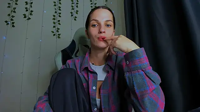 KarlaSim online show from November 1, 2025, 8:55 pm