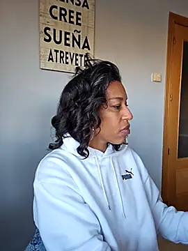 Goldenlace online show from November 26, 2025, 10:05 am