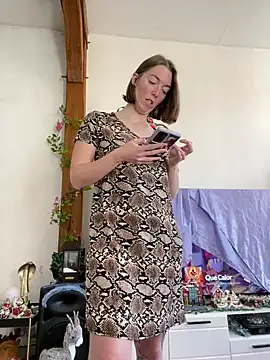 Snapshot of Daisy_Michto_Officiel chatting on December 20, 2024, 10:27 am Daisy Michto Officiel online show from December 20, 2024, 10:27 am