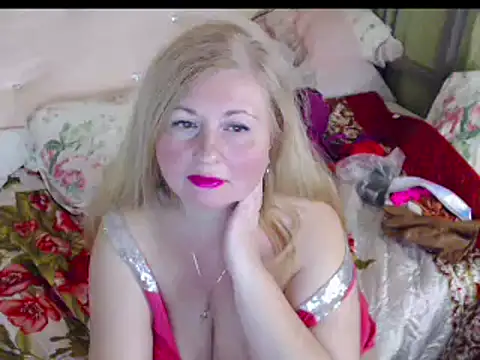 Snapshot of BustyDonnaSexyy chatting on February 17, 2025, 10:14 pm BustyDonnaSexyy online show from February 17, 2025, 10:14 pm
