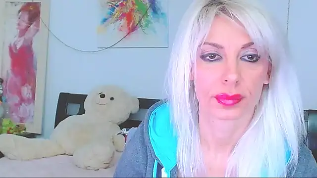 Snapshot of HoneyLara chatting on January 18, 2026, 11:30 pm HoneyLara online show from January 18, 2026, 11:30 pm