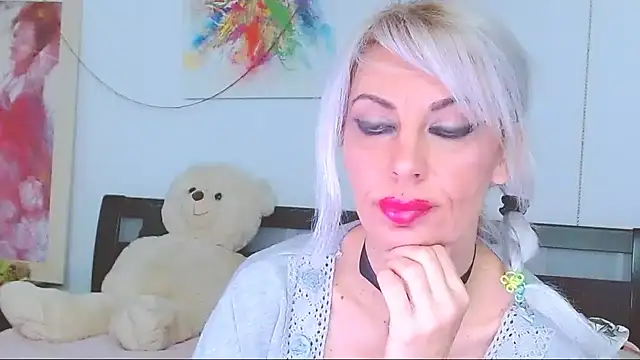 Snapshot of HoneyLara chatting on February 7, 2026, 12:58 am HoneyLara online show from February 7, 2026, 12:58 am