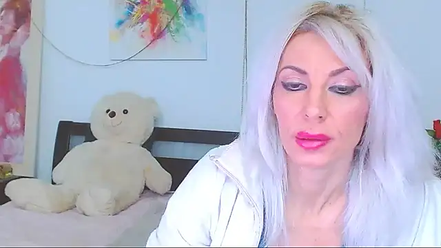 Snapshot of HoneyLara chatting on February 14, 2026, 7:21 pm HoneyLara online show from February 14, 2026, 7:21 pm