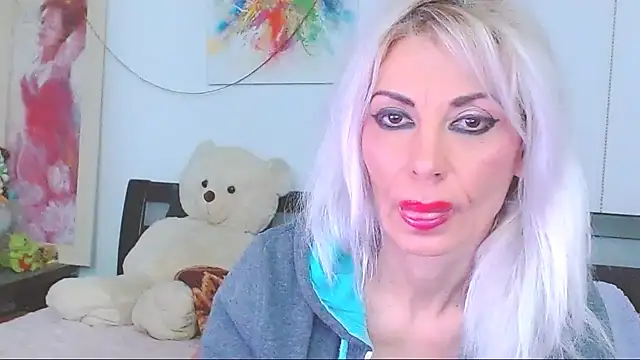 Snapshot of HoneyLara chatting on February 27, 2026, 10:32 pm HoneyLara online show from February 27, 2026, 10:32 pm