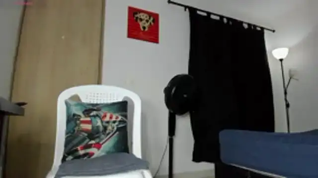 Snapshot of Cloudy_pigDude chatting on March 24, 2026, 3:33 am Cloudy pigDude online show from March 24, 2026, 3:33 am