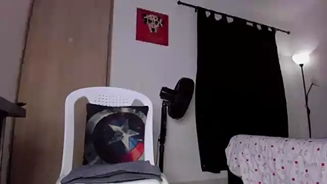 Snapshot of Cloudy_pigDude chatting on April 26, 2026, 4:10 am Cloudy pigDude online show from April 26, 2026, 4:10 am