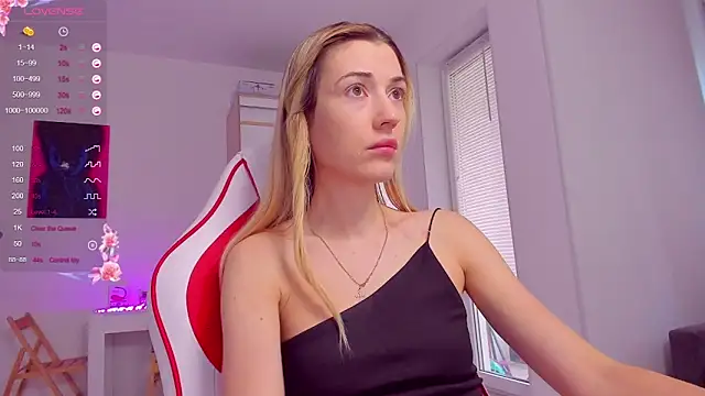 HotCarolineXO online show from September 23, 2025, 10:18 am