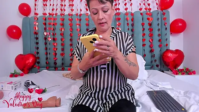 marianaaguii online show from February 15, 2025, 9:16 am