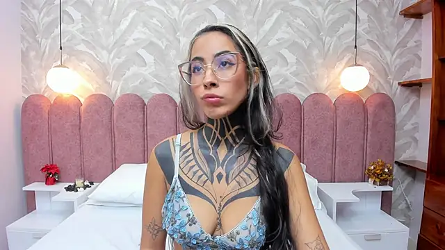 NicoleBlum online show from January 15, 2025, 4:00 pm