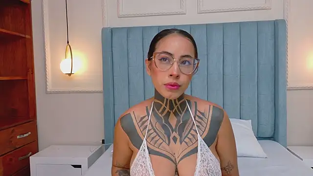 Snapshot of NicoleBlum chatting on May 8, 2026, 4:45 pm NicoleBlum online show from May 8, 2026, 4:45 pm