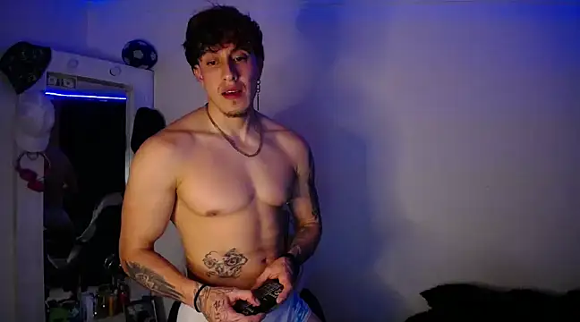 Snapshot of strongboy_ chatting on December 29, 2024, 7:39 am strongboy online show from December 29, 2024, 7:39 am