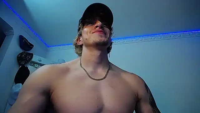 Snapshot of strongboy_ chatting on March 15, 2025, 5:30 am strongboy online show from March 15, 2025, 5:30 am