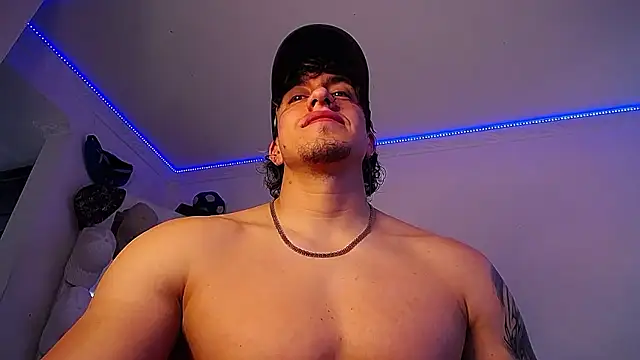 Snapshot of strongboy_ chatting on September 17, 2025, 7:04 pm strongboy online show from September 17, 2025, 7:04 pm