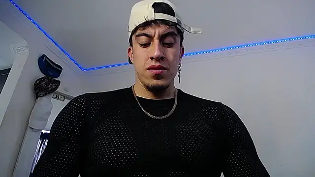 strongboy  online show from February 16, 2026, 5:31 pm