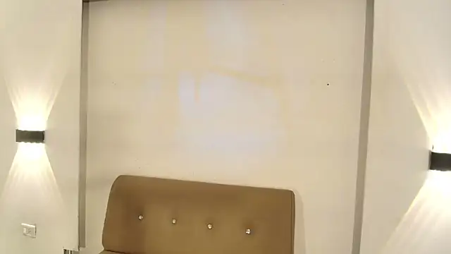 Snapshot of xGenesis_Miller_ chatting on October 31, 2025, 9:05 pm xGenesis Miller online show from October 31, 2025, 9:05 pm