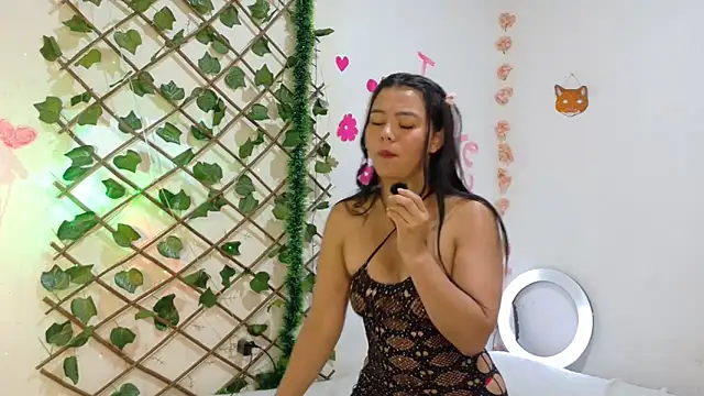 Snapshot of -Camila_ chatting on July 1, 2026, 5:12 pm -Camila online show from July 1, 2026, 5:12 pm