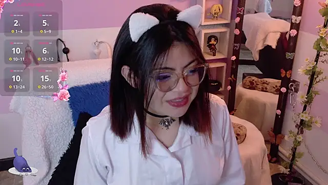 Catwhite  online show from March 17, 2026, 5:16 pm