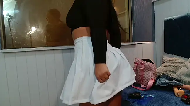 EmilyQueen3x online show from February 23, 2025, 4:13 pm