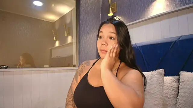 EmilyQueen3x online show from February 26, 2026, 2:05 pm