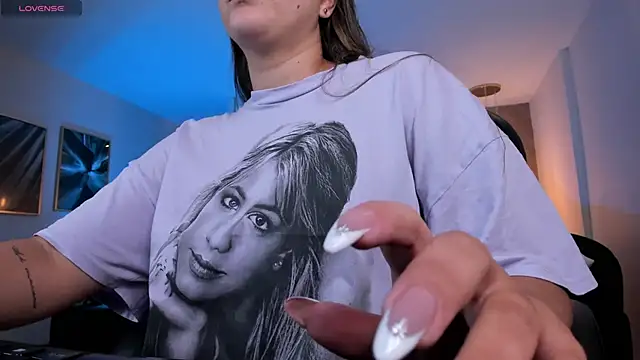 MartinnaBonnet online show from January 13, 2025, 10:36 am