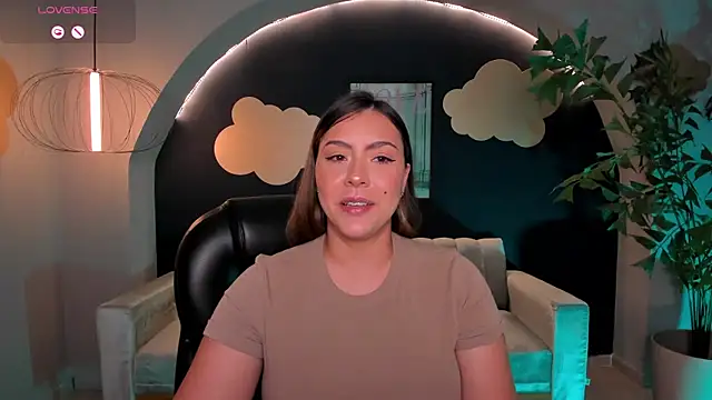 MartinnaBonnet online show from March 10, 2025, 4:57 pm