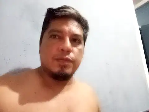 Snapshot of Vulckano43 chatting on November 30, 2025, 8:18 am Vulckano43 online show from November 30, 2025, 8:18 am