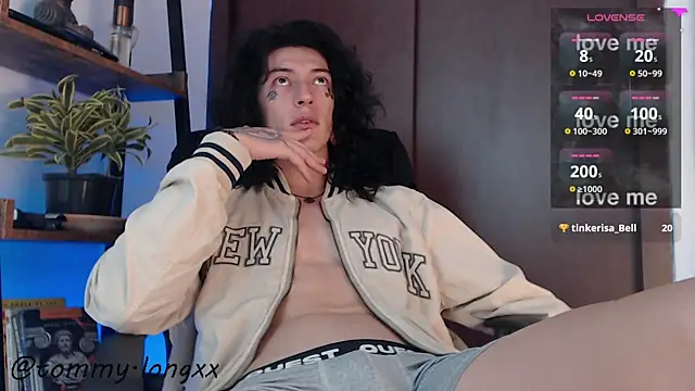 Snapshot of tommylongxx chatting on September 15, 2025, 1:49 am tommylongxx online show from September 15, 2025, 1:49 am