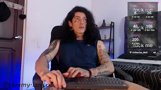 Snapshot of tommylongxx chatting on October 16, 2025, 2:45 am tommylongxx online show from October 16, 2025, 2:45 am