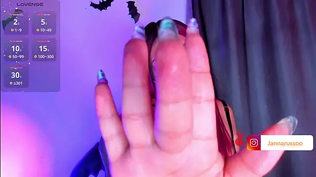 EmmaRusso online show from October 9, 2025, 9:13 pm