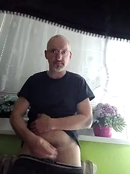 Snapshot of vena4 chatting on March 1, 2026, 8:27 am vena4 online show from March 1, 2026, 8:27 am