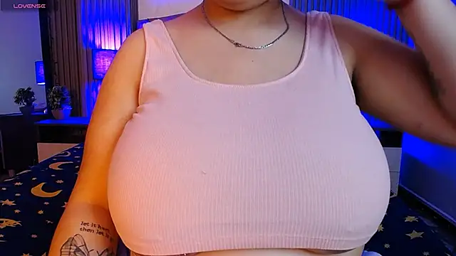 Snapshot of dafne_hss chatting on December 23, 2024, 2:28 pm dafne hss online show from December 23, 2024, 2:28 pm