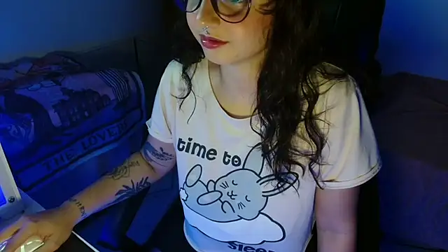 myamillor online show from January 7, 2025, 10:19 pm