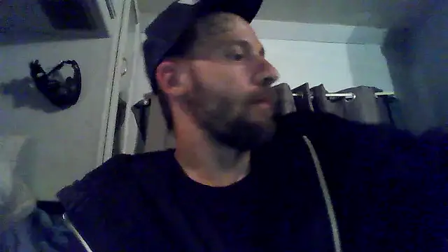 Snapshot of goodick4u28 chatting on January 11, 2026, 12:04 am goodick4u28 online show from January 11, 2026, 12:04 am