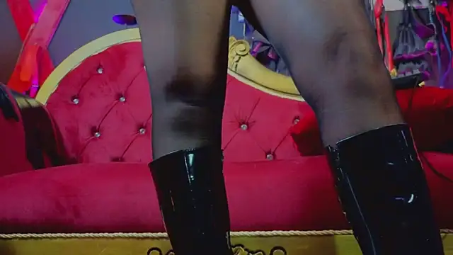 PerlaDivaio online show from November 7, 2025, 3:12 pm