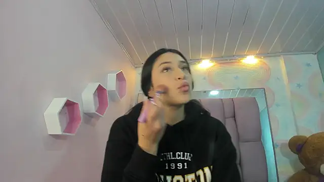 dayra angels online show from January 8, 2025, 12:06 am