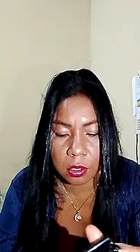 rosmery-navarro online show from March 18, 2025, 4:04 am