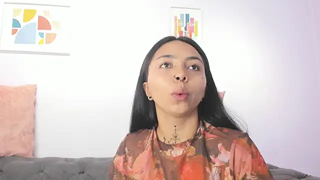 miss soffi  online show from December 23, 2024, 12:08 pm