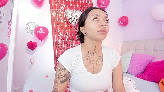 miss soffi  online show from February 14, 2026, 12:24 pm