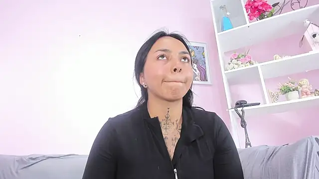 Snapshot of miss_soffi_ chatting on June 25, 2026, 6:23 pm miss soffi online show from June 25, 2026, 6:23 pm