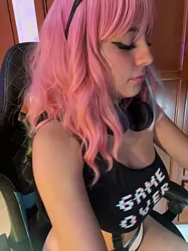 Snapshot of loolla_23 chatting on February 21, 2025, 12:27 am loolla 23 online show from February 21, 2025, 12:27 am