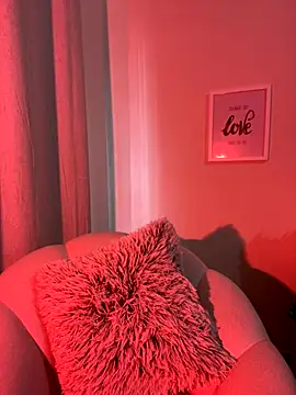 Snapshot of loolla_23 chatting on September 20, 2025, 8:32 pm loolla 23 online show from September 20, 2025, 8:32 pm