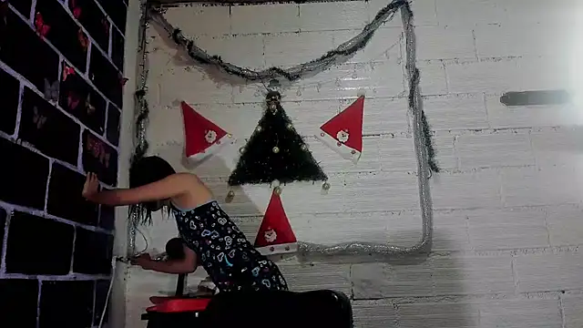 sarasandle online show from December 21, 2024, 2:37 pm