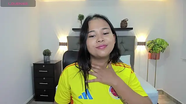 Snapshot of isabella_florez chatting on February 22, 2025, 11:46 am isabella florez online show from February 22, 2025, 11:46 am