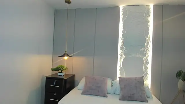 isabella florez online show from April 10, 2026, 2:28 am