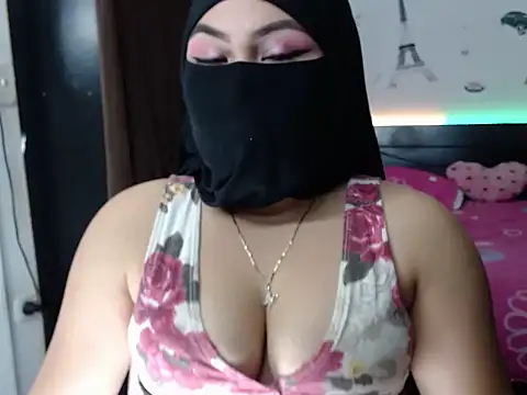 Snapshot of Hana___ chatting on December 15, 2024, 5:56 am Hana online show from December 15, 2024, 5:56 am